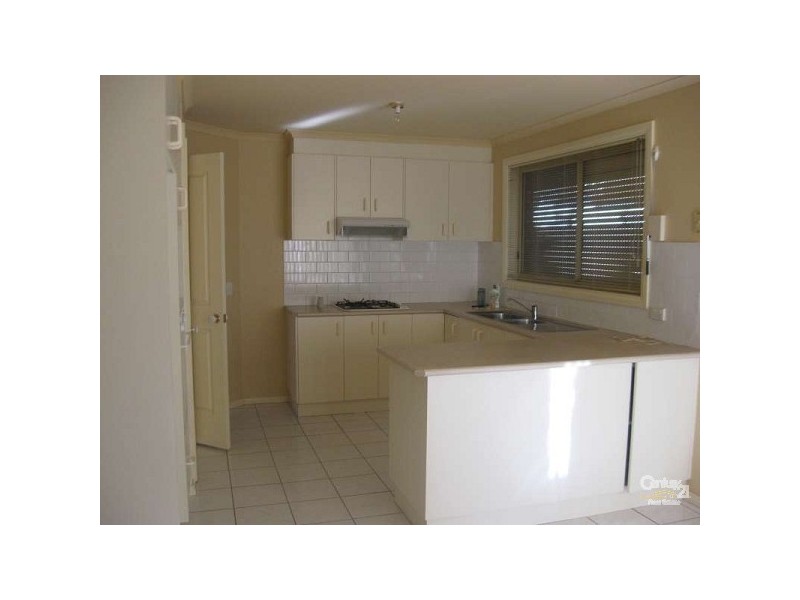 2/23 Mons Parade, Noble Park VIC 3174