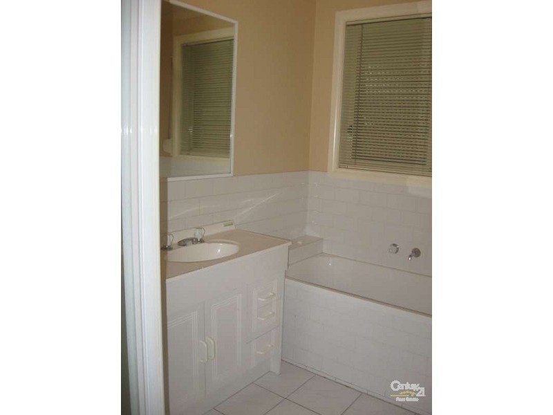 2/23 Mons Parade, Noble Park VIC 3174