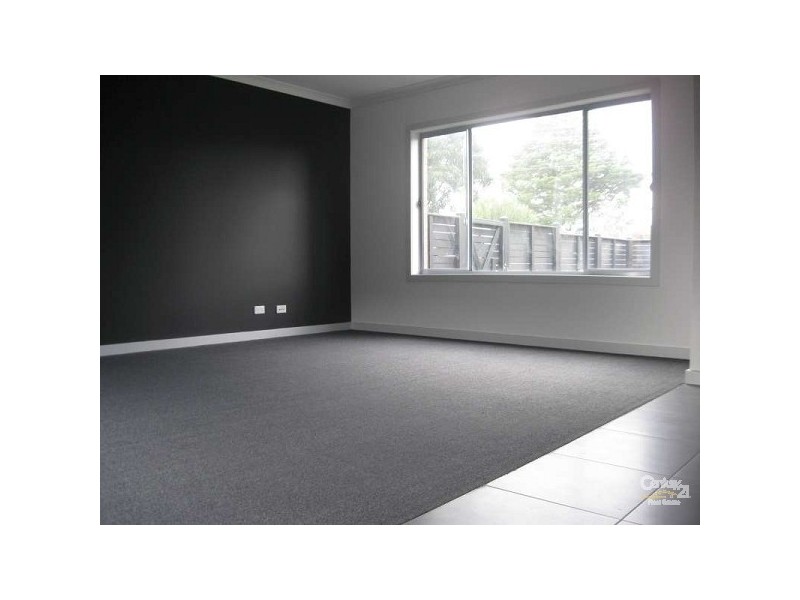 1/10 Bloomfield Road, Noble Park VIC 3174