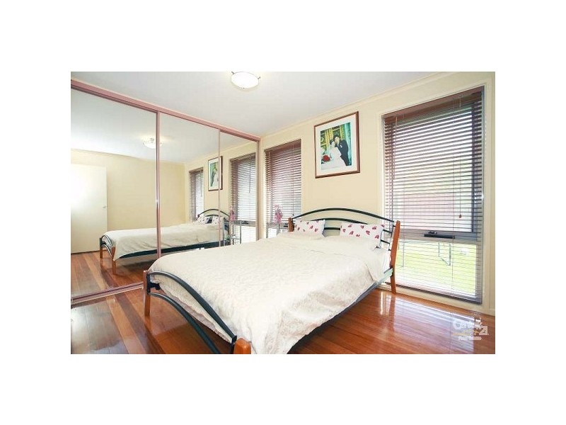 1 Tern Court, Endeavour Hills VIC 3802