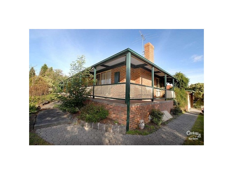 16 Showjump Crescent, Endeavour Hills VIC 3802