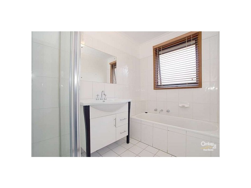 16 Showjump Crescent, Endeavour Hills VIC 3802