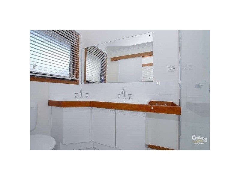 16 Showjump Crescent, Endeavour Hills VIC 3802