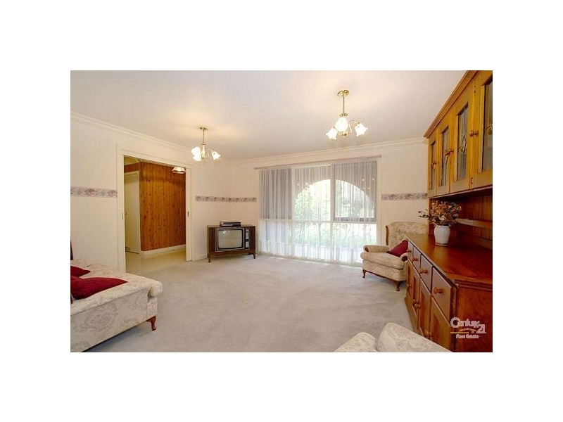 27 Damian Court, Cranbourne VIC 3977