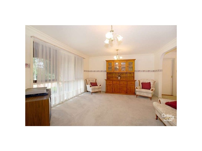 27 Damian Court, Cranbourne VIC 3977