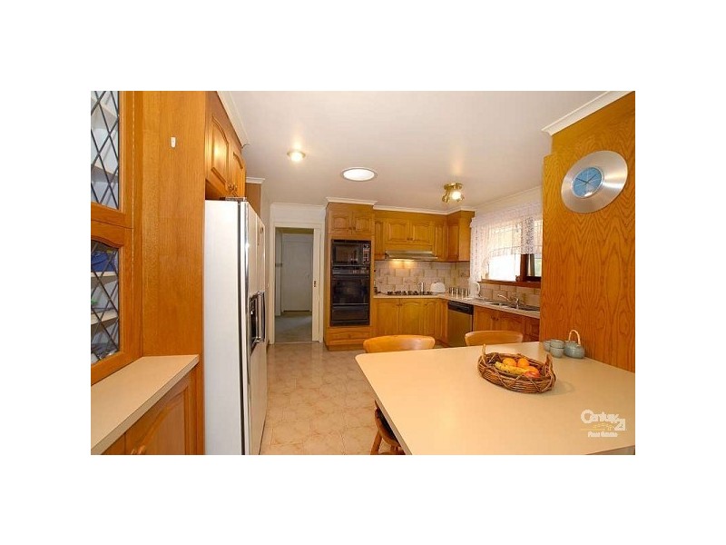 27 Damian Court, Cranbourne VIC 3977