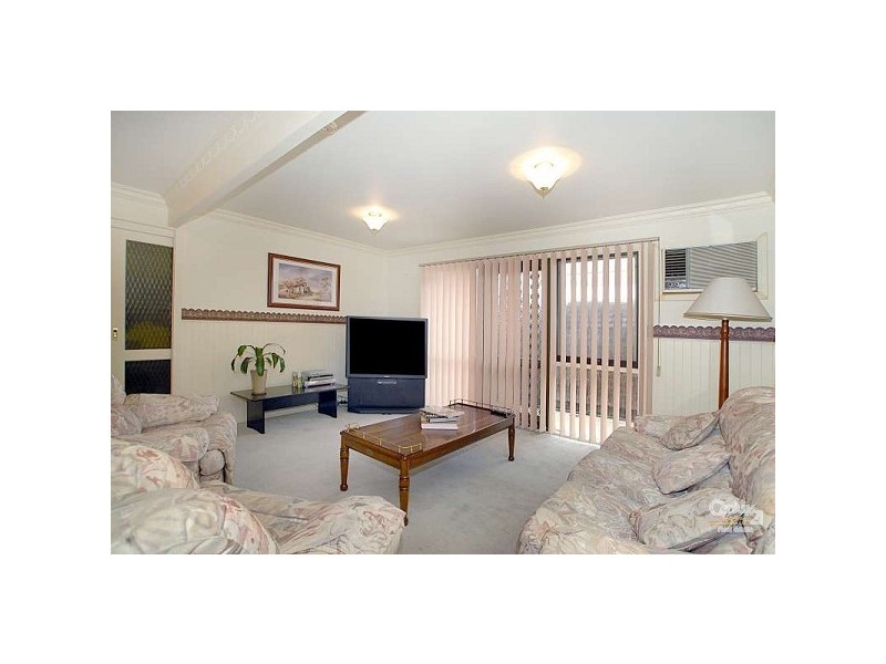 27 Damian Court, Cranbourne VIC 3977