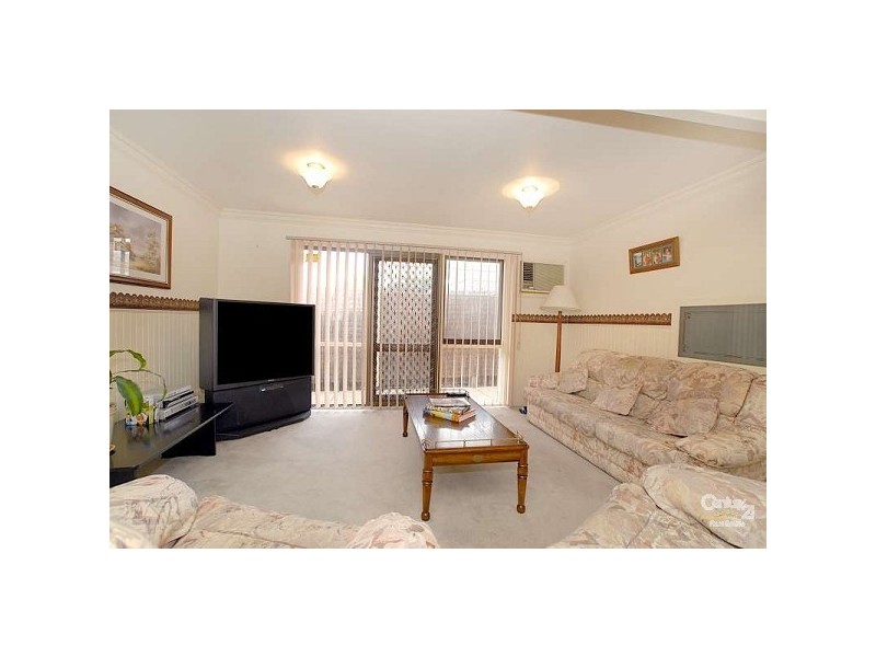 27 Damian Court, Cranbourne VIC 3977