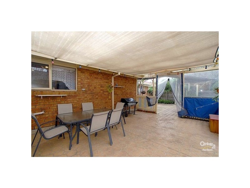 27 Damian Court, Cranbourne VIC 3977