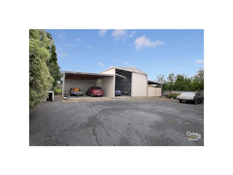 27 Damian Court, Cranbourne VIC 3977