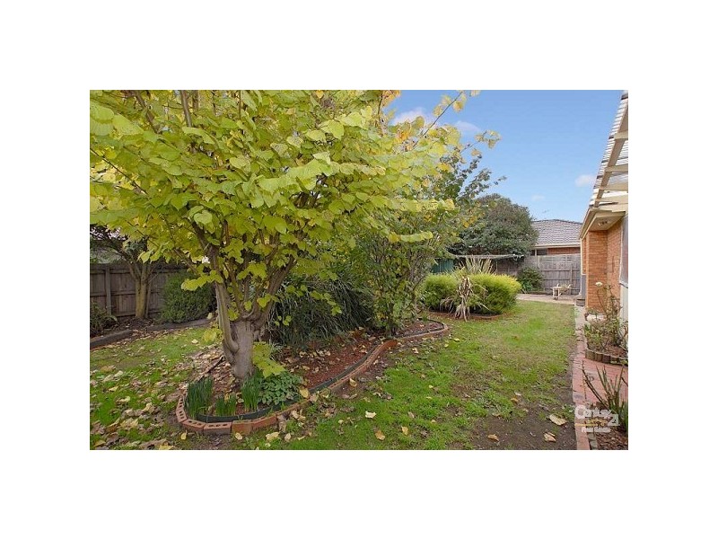 27 Damian Court, Cranbourne VIC 3977