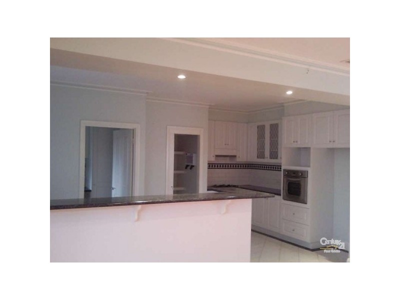 2/9 Koonalda Grove, Dandenong North VIC 3175