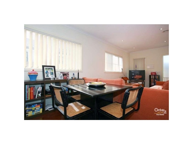 2/30 First Ave, Dandenong North VIC 3175