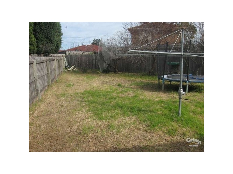 8 Wagga Crt, Keysborough VIC 3173