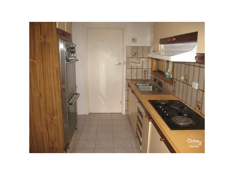 5 Suzanne Crt, Noble Park VIC 3174