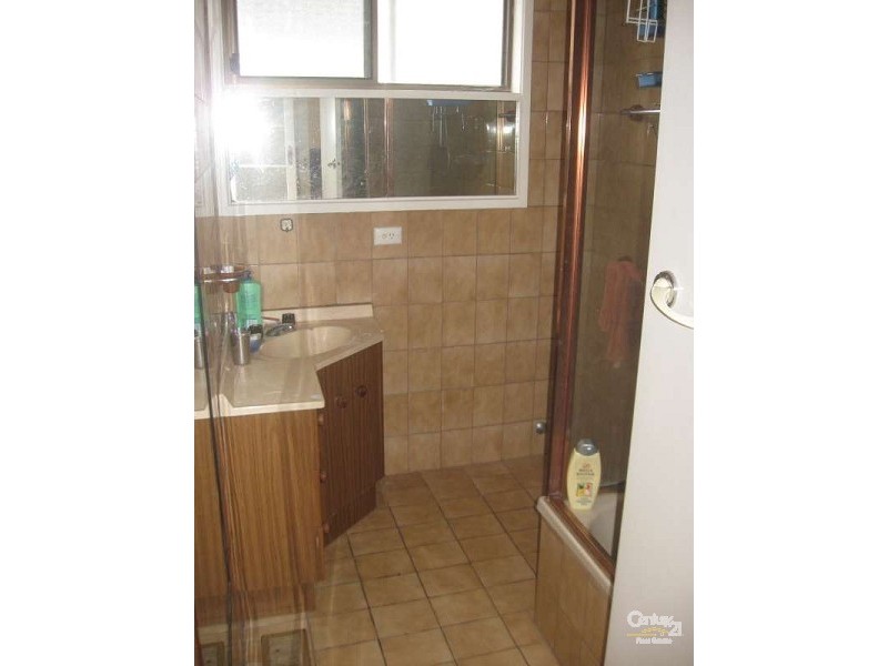 5 Suzanne Crt, Noble Park VIC 3174