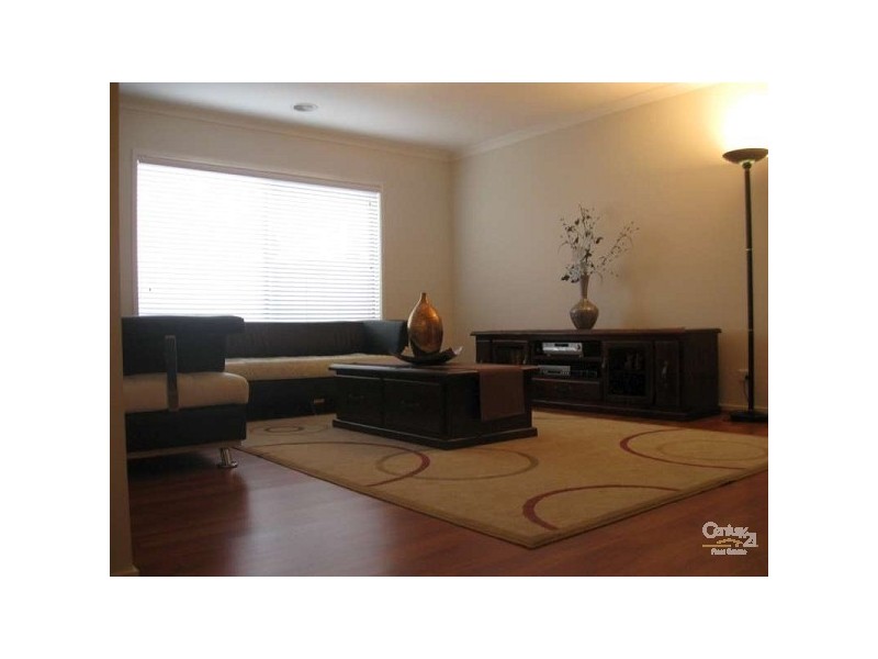 8 Rose Bush Crt, Lyndhurst VIC 3975