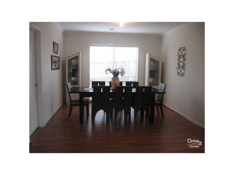 8 Rose Bush Crt, Lyndhurst VIC 3975