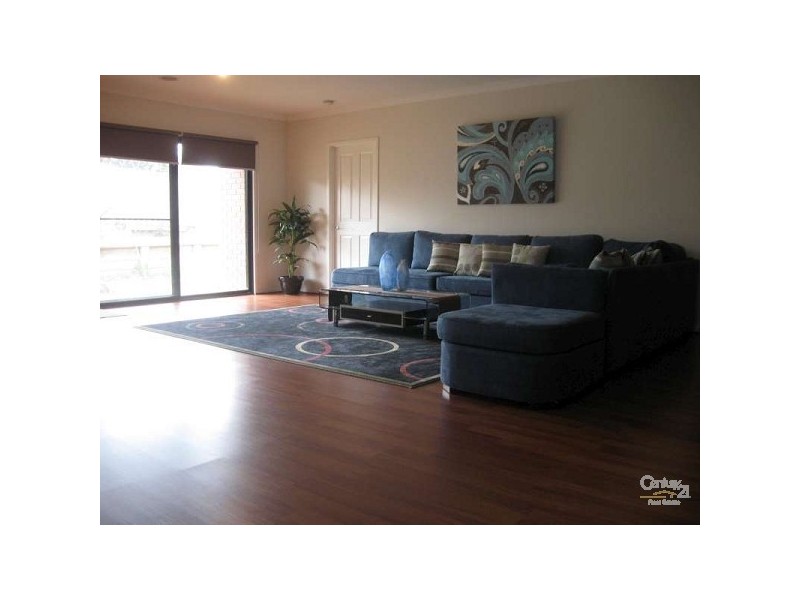 8 Rose Bush Crt, Lyndhurst VIC 3975