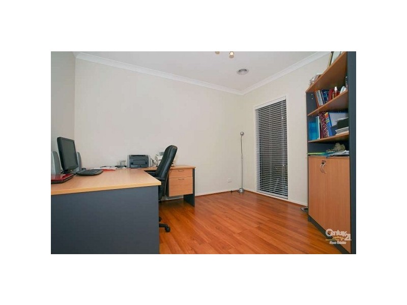 8 Rose Bush Crt, Lyndhurst VIC 3975