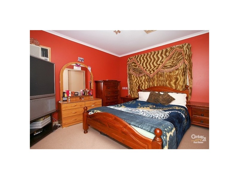 8 Arthur Phillip Drive, Endeavour Hills VIC 3802