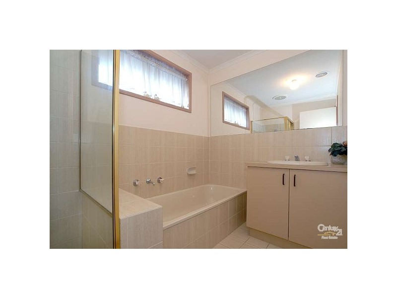 2/11 Flinders Street, Noble Park VIC 3174