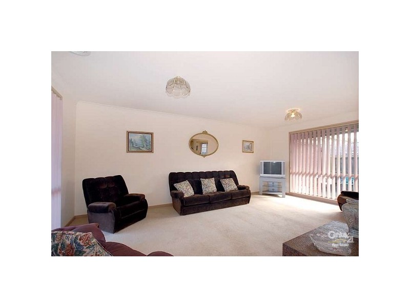 2/11 Flinders Street, Noble Park VIC 3174