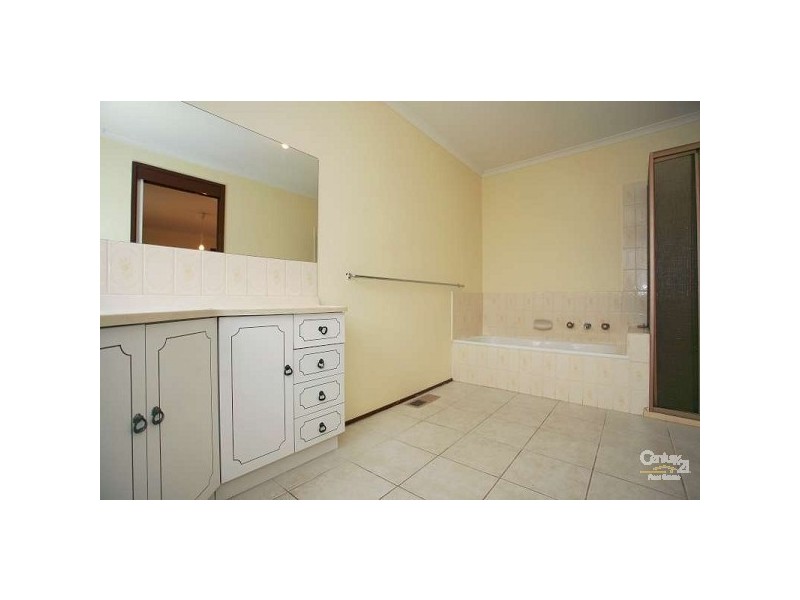 222 Outlook Drive, Dandenong North VIC 3175