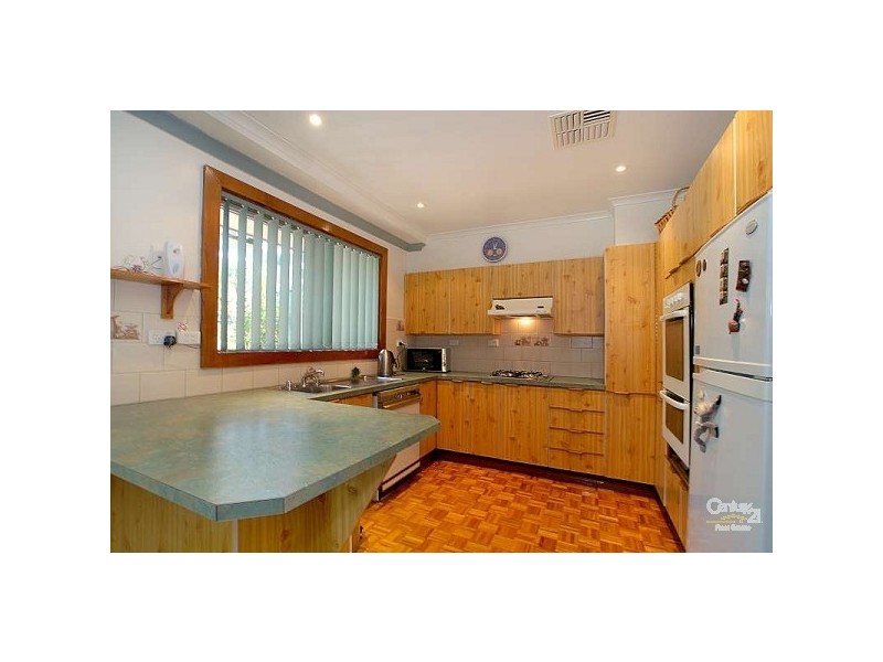 10 Clangula Crt, Endeavour Hills VIC 3802