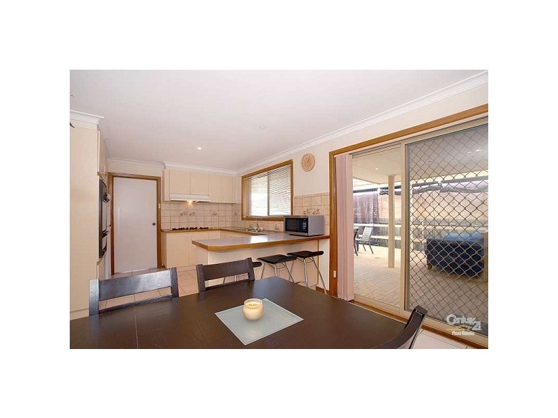 2/18 Mather Road, Noble Park VIC 3174