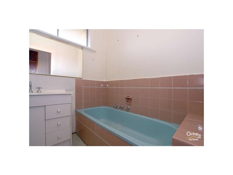 1/2 Christine Court, Noble Park VIC 3174