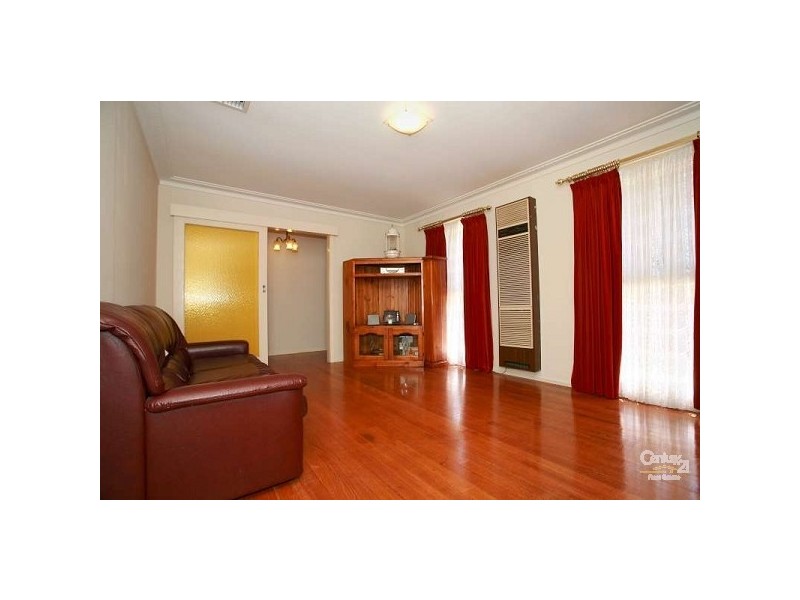52 Kernot Cres, Noble Park North VIC 3174