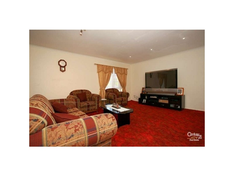 52 Kernot Cres, Noble Park North VIC 3174