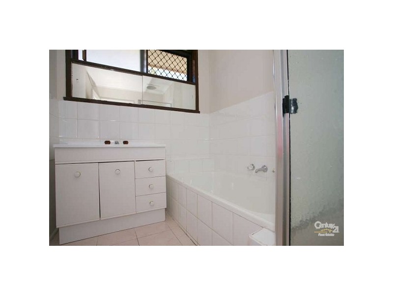 52 Kernot Cres, Noble Park North VIC 3174