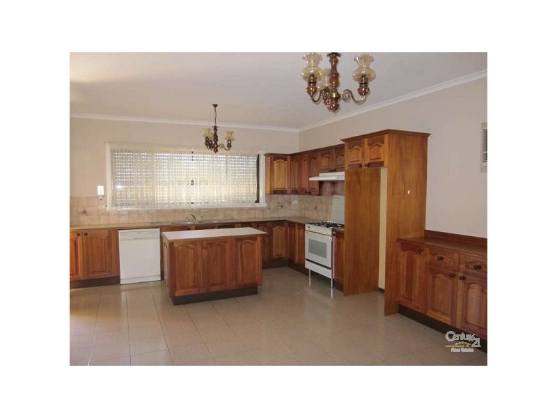 41 Stuart Street, Noble Park VIC 3174