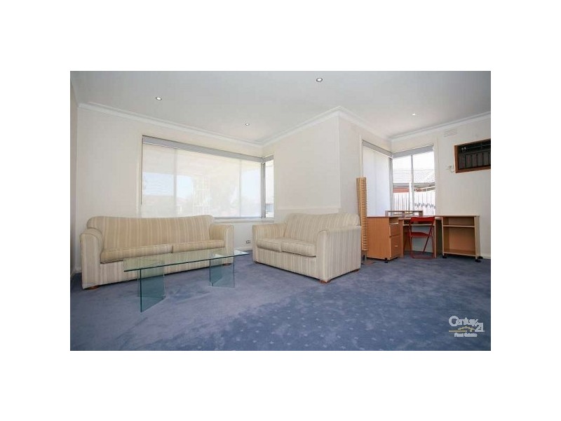 9 Rockford Cr, Noble Park VIC 3174