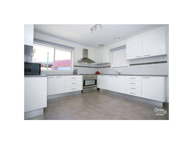 9 Rockford Cr, Noble Park VIC 3174