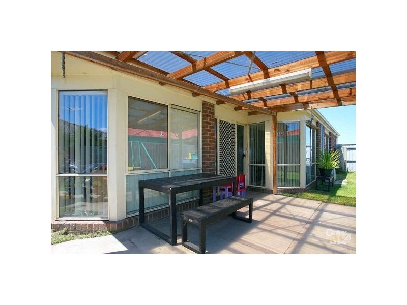 4 Blackmore Close, Pakenham VIC 3810