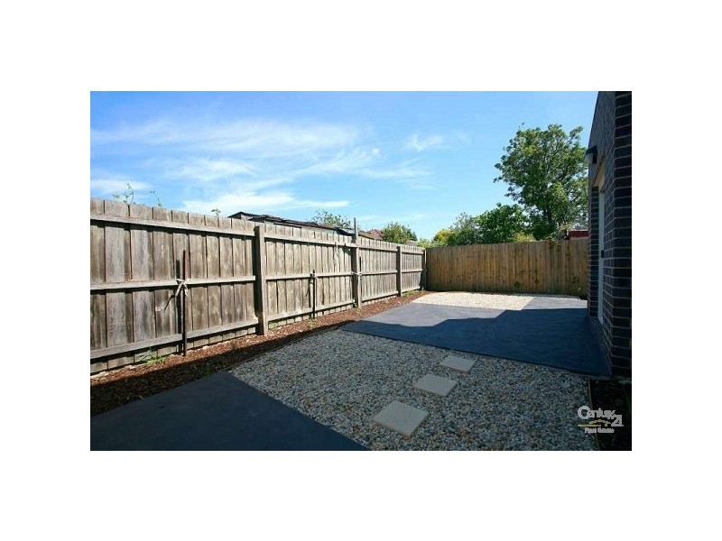 2/18 Namur Street, Noble Park VIC 3174