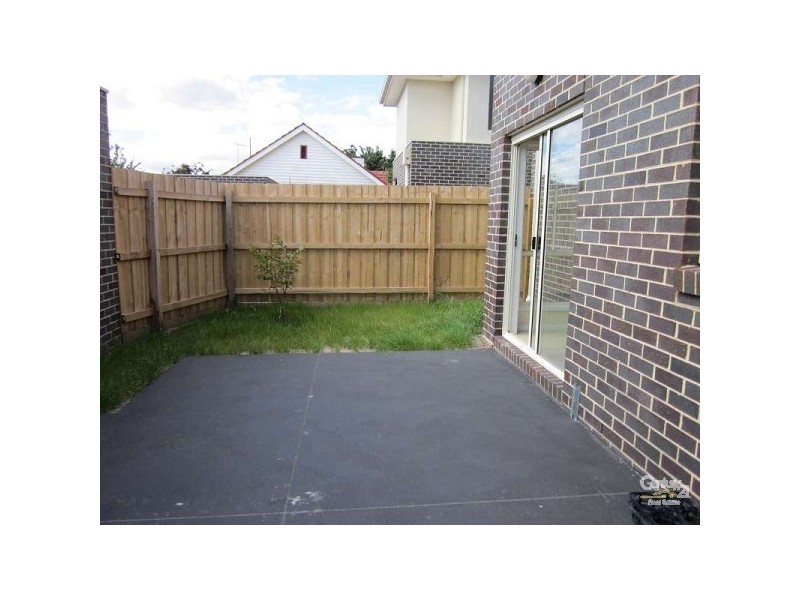 2/18 Namur Street, Noble Park VIC 3174