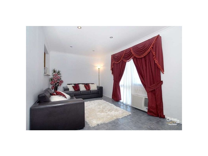 6 Waruka Close, Endeavour Hills VIC 3802