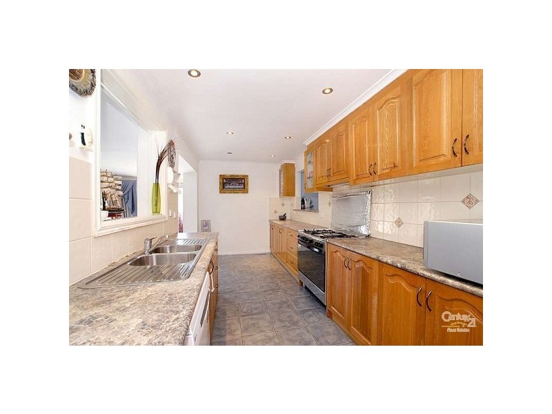 6 Waruka Close, Endeavour Hills VIC 3802