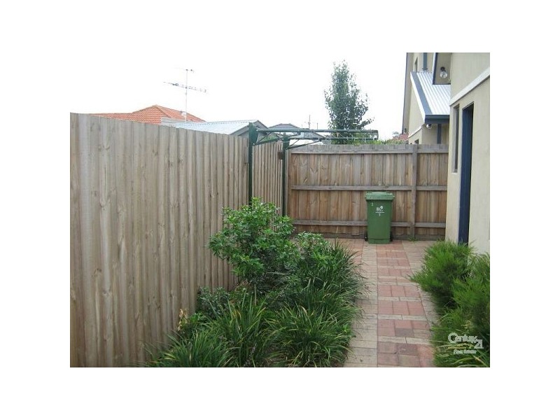 2/1-3 Bloomfield Road, Noble Park VIC 3174