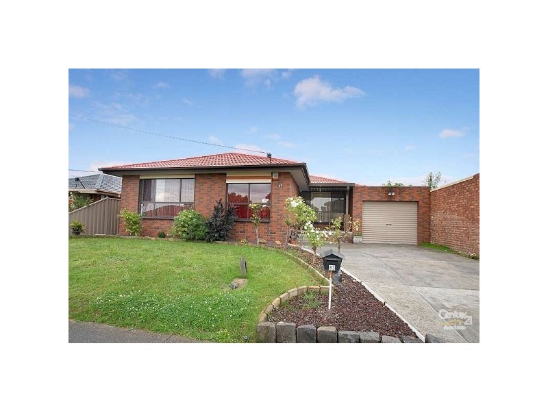 33 Fenton Court, Keysborough VIC 3173