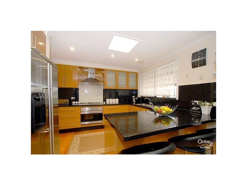 33 Fenton Court, Keysborough VIC 3173