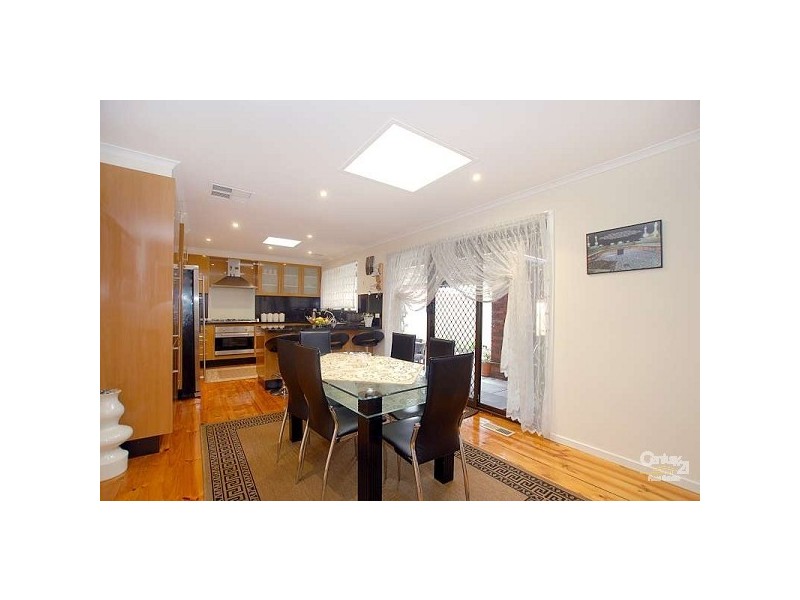 33 Fenton Court, Keysborough VIC 3173