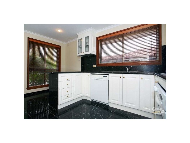 1/2 Birkley Ct, Noble Park North VIC 3174