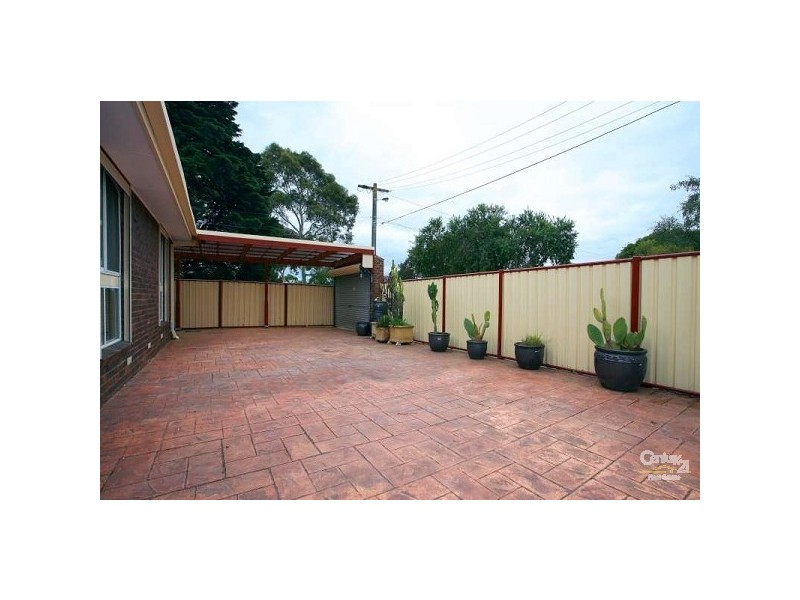 1/2 Birkley Ct, Noble Park North VIC 3174