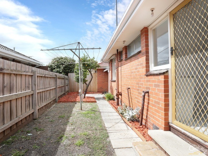 4/3 Leopold Avenue, Springvale South VIC 3172