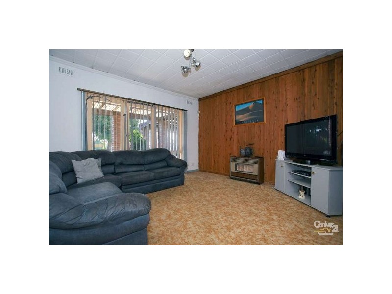 27 Leonard Ave, Noble Park VIC 3174